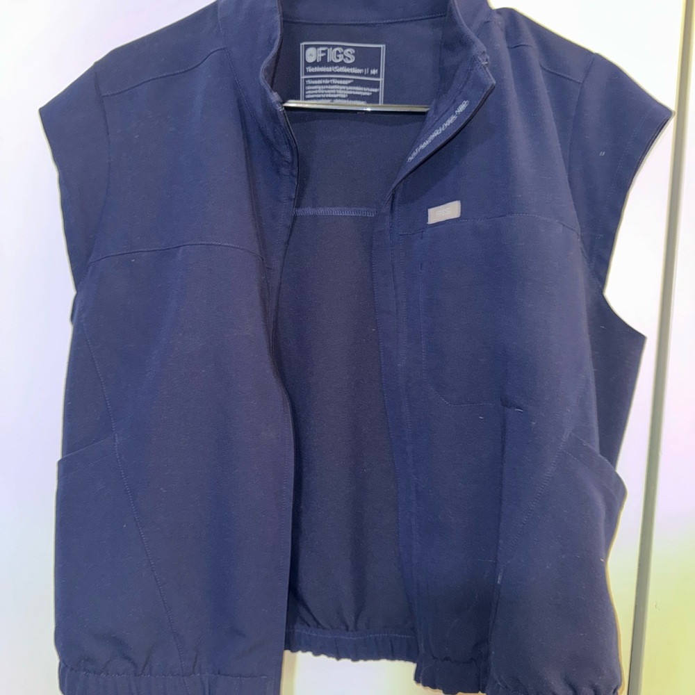 Figs Navy scrub vest